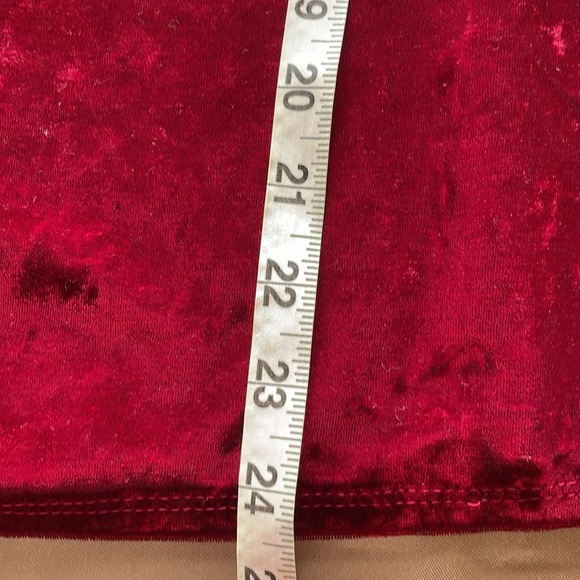 S Levine Crushed Velour Fit & Flare Top Cranberry V-neck Festive Bell Sleeve SM - Picture 10 of 13